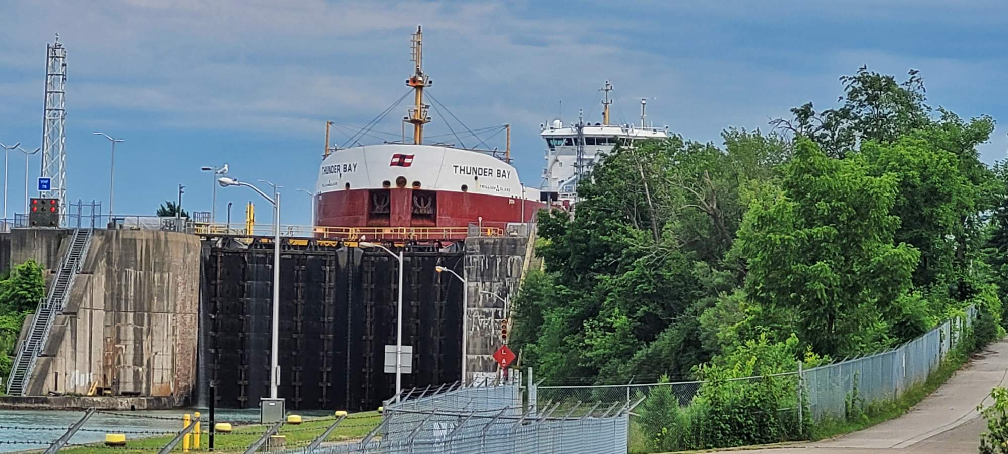 Solve "Thunder Bay" jigsaw puzzle online with 119 pieces