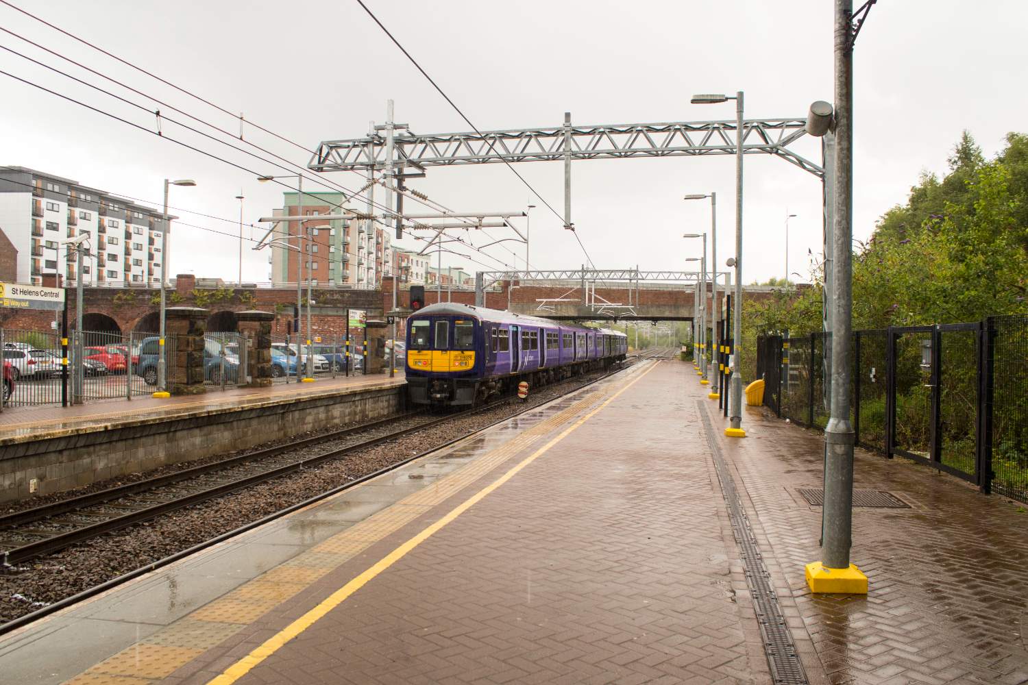 Solve Merseyrail City Line 08 08 2017 St Helens Central Station BR Solve merseyrail city line 08 08 2017 st helens central station br