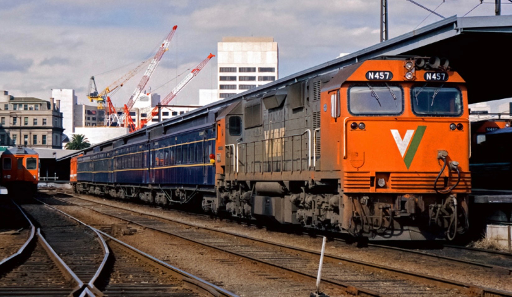 Solve N457 at Spencer Street (now Southern Cross) with a set of E cars