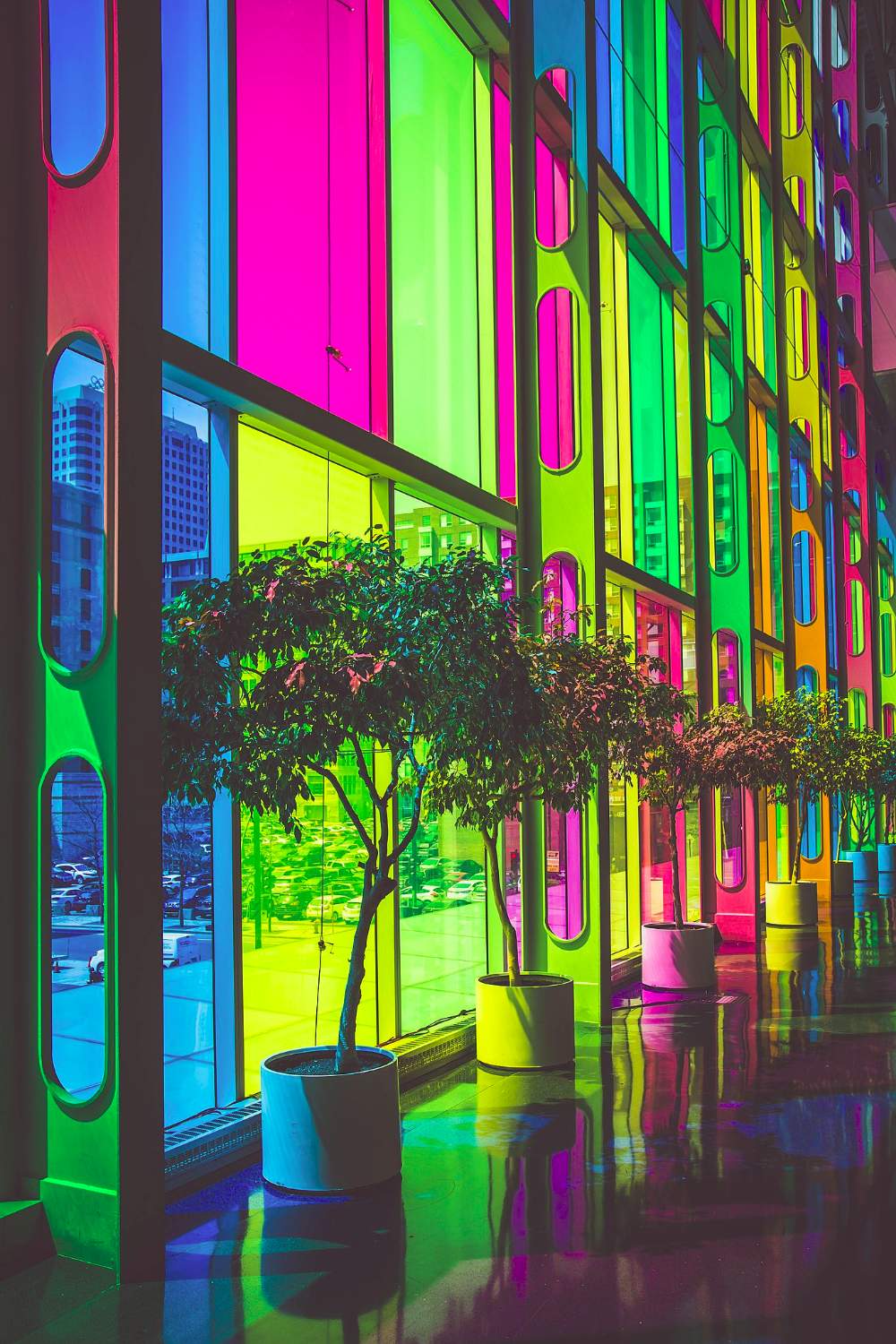 Solve p-Neon_tinted_windows_(Unsplash) jigsaw puzzle online with 150 pieces