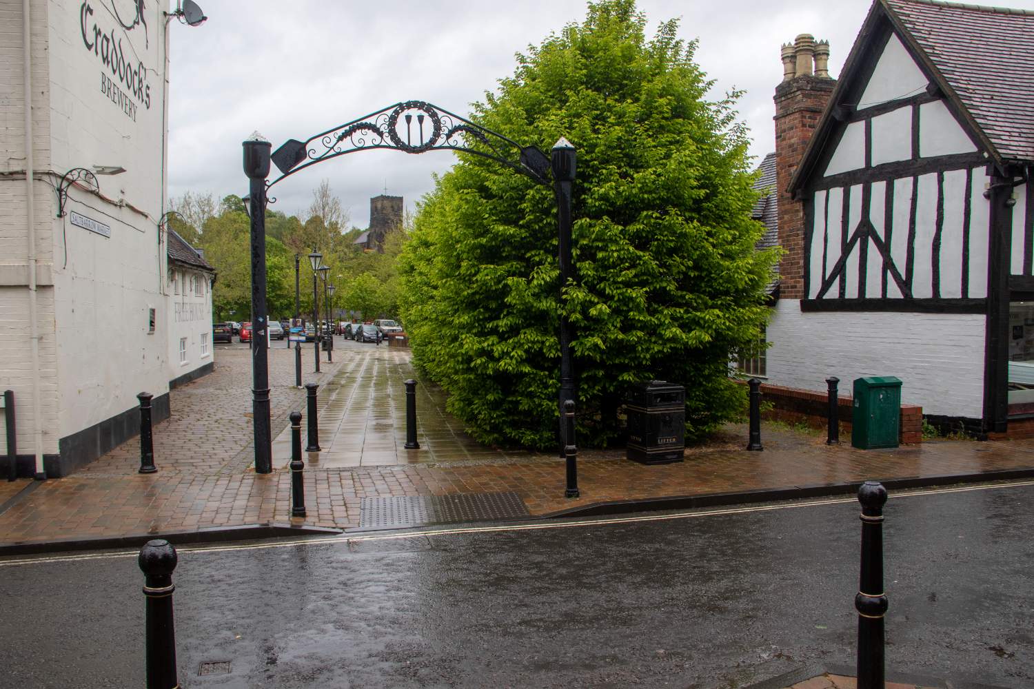 Solve Droitwich 21052021 Saltbarrow Market 01 jigsaw puzzle online with 96 pieces