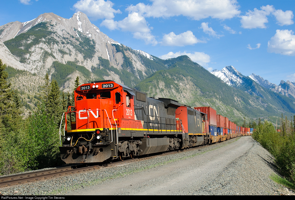 Solve 1992Canada, Alberta jigsaw puzzle online with 150 pieces