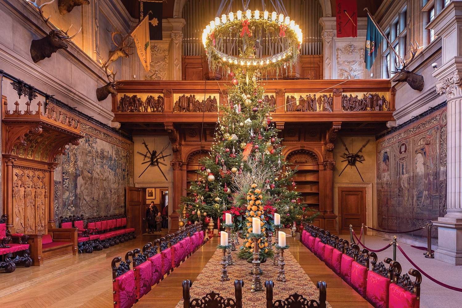 Solve Christmas Tree at Biltmore House jigsaw puzzle online with 96 pieces