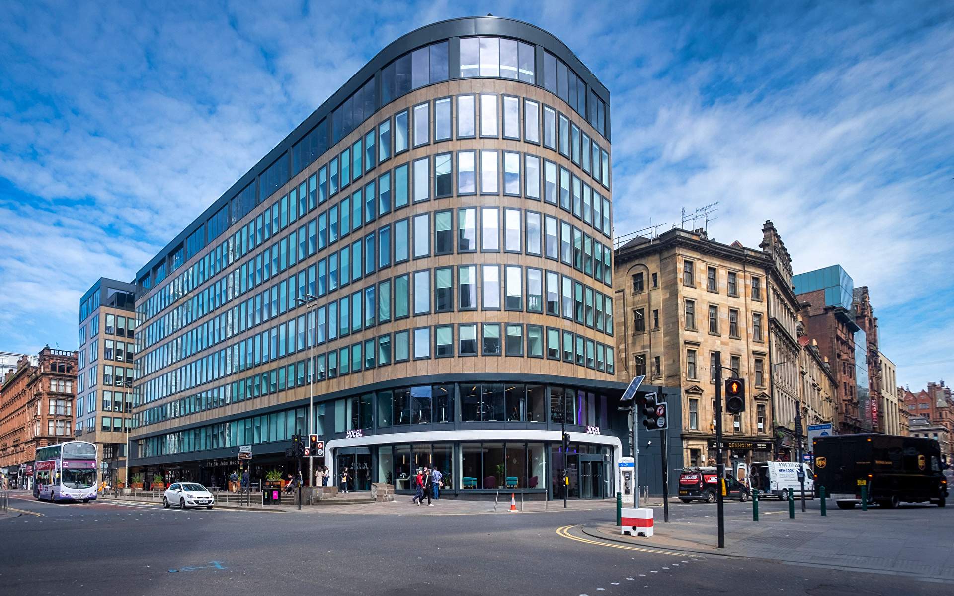 Solve Scotland_Glasgow jigsaw puzzle online with 187 pieces