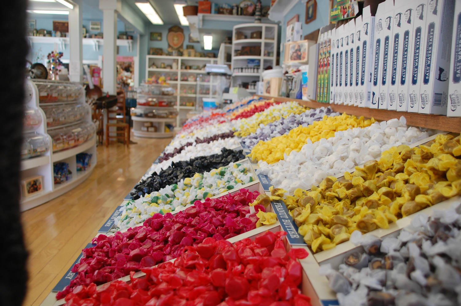 Solve Salt Water Taffies in Provincetown, Cape Cod jigsaw puzzle online