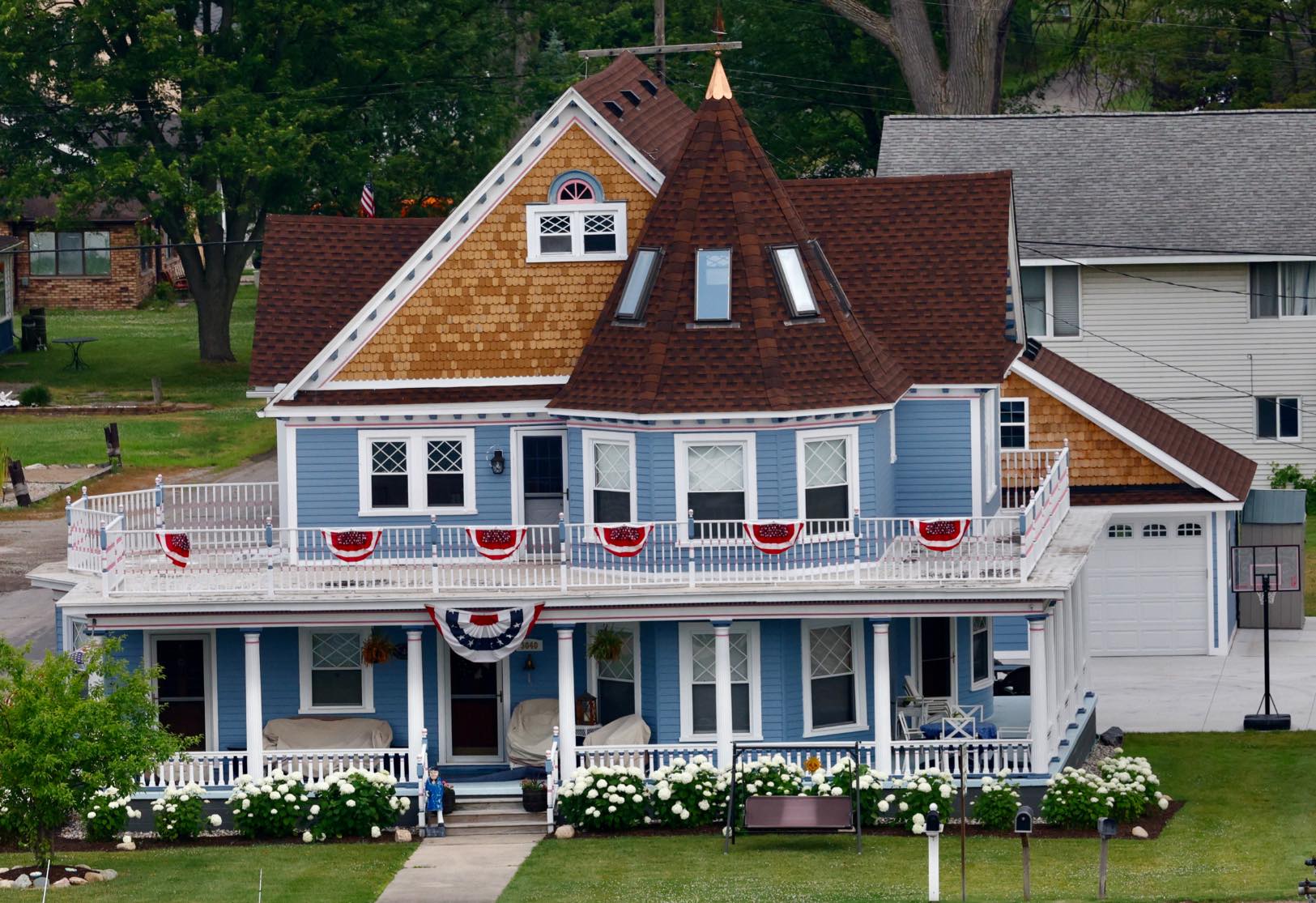 Solve House along the St. Clair River 1. jigsaw puzzle online with 117