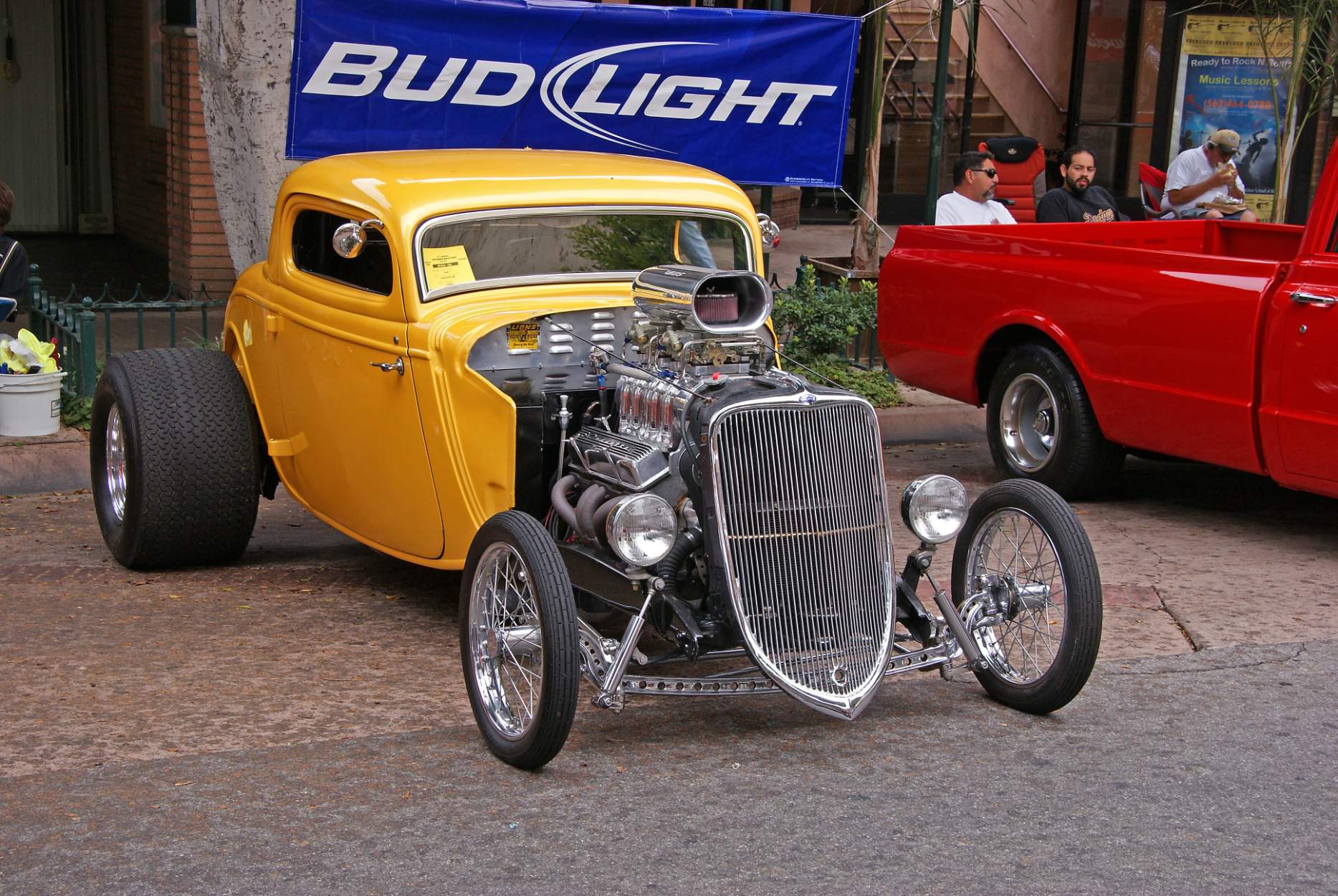 Solve 1934 Ford Hot Rod jigsaw puzzle online with 150 pieces