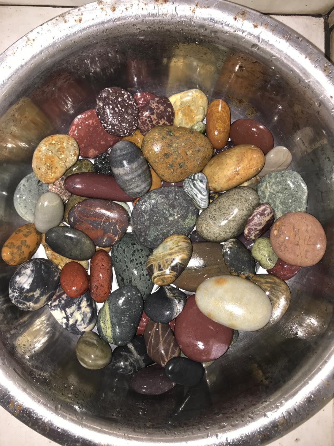 Solve Naturally polished beach stone. jigsaw puzzle online with 154 pieces