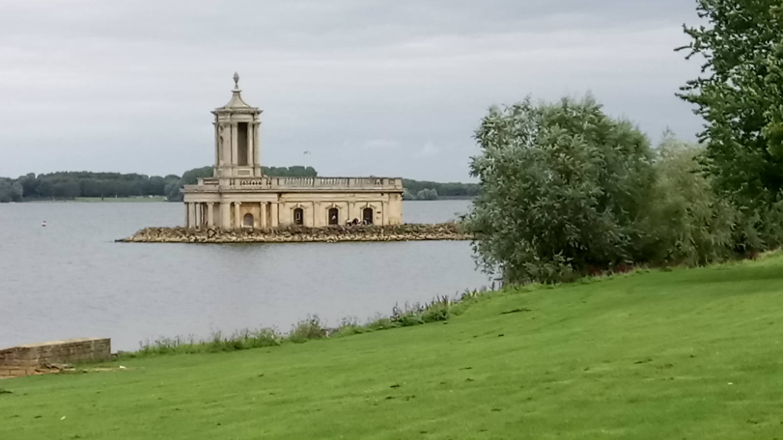 Solve Rutland Waters jigsaw puzzle online with 170 pieces