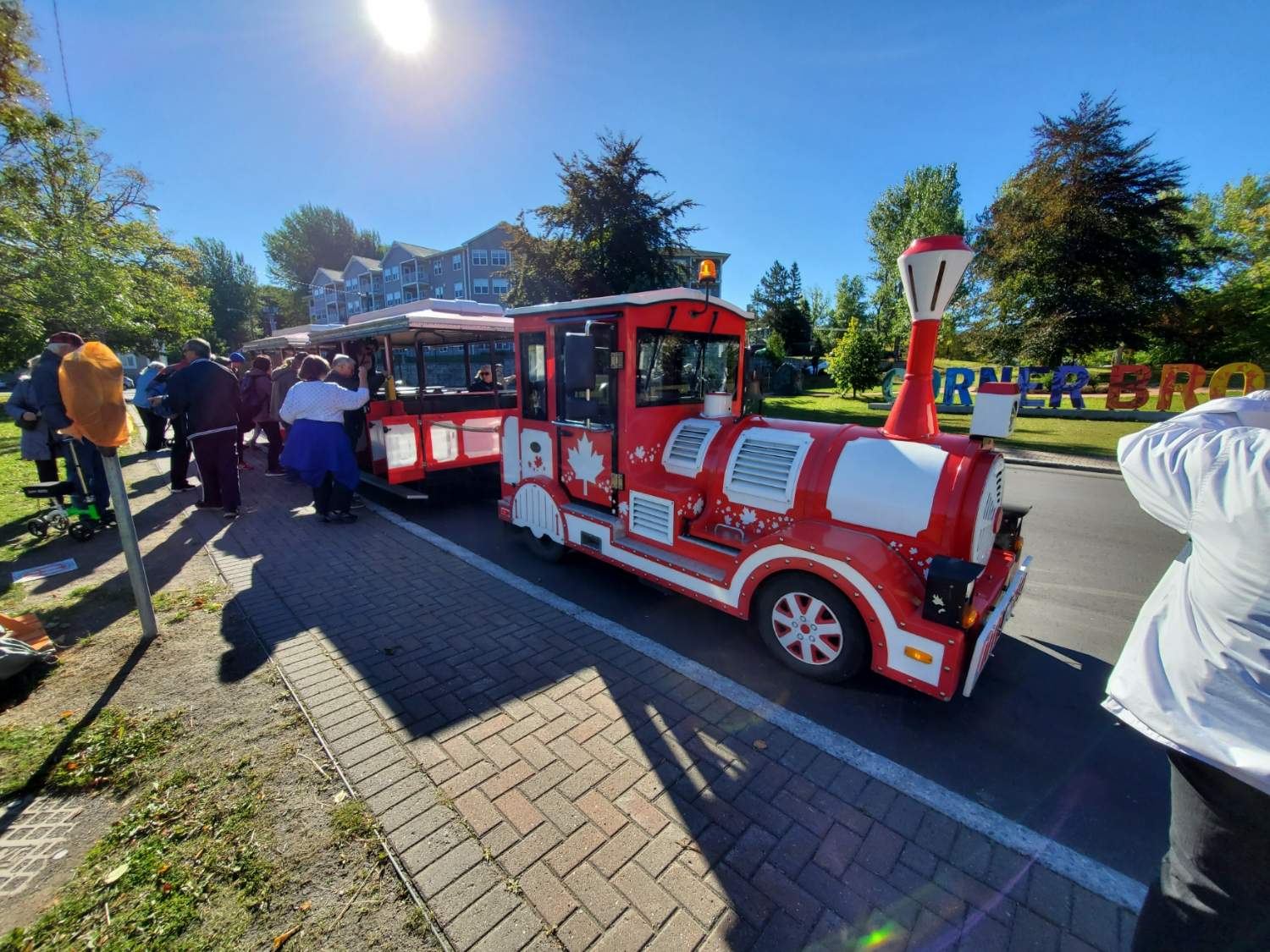 Solve Corner Brook Trolley jigsaw puzzle online with 63 pieces