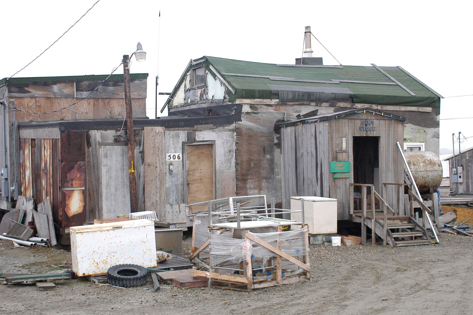 Solve Kaktovik home, Alaska jigsaw puzzle online with 150 pieces