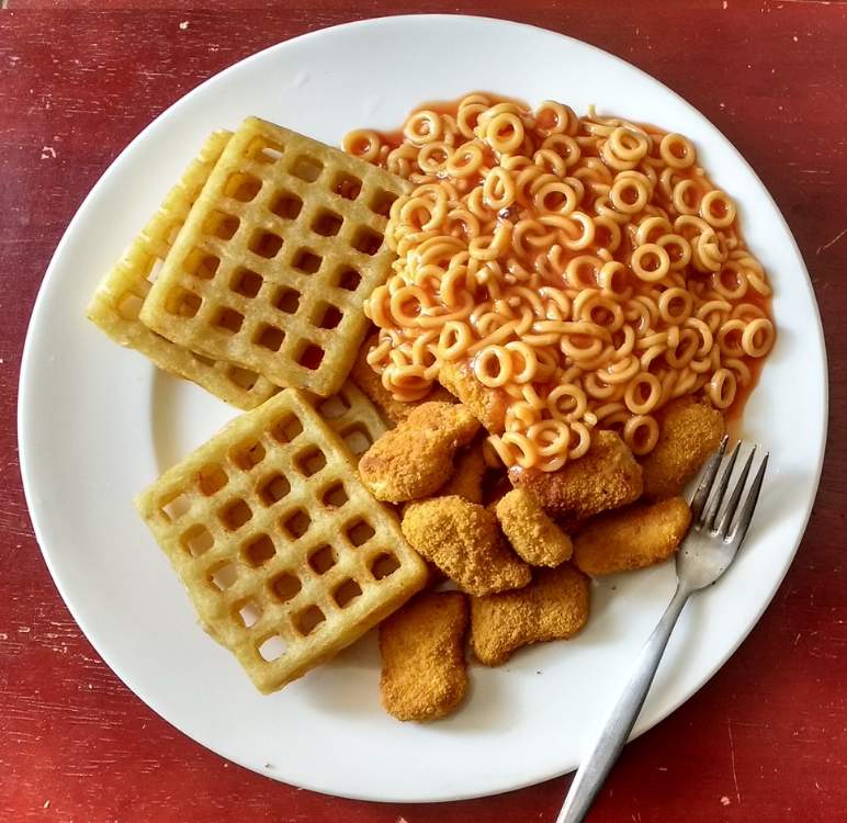 Solve Food I made 171 Chicken nuggets, potato waffles and spaghetti