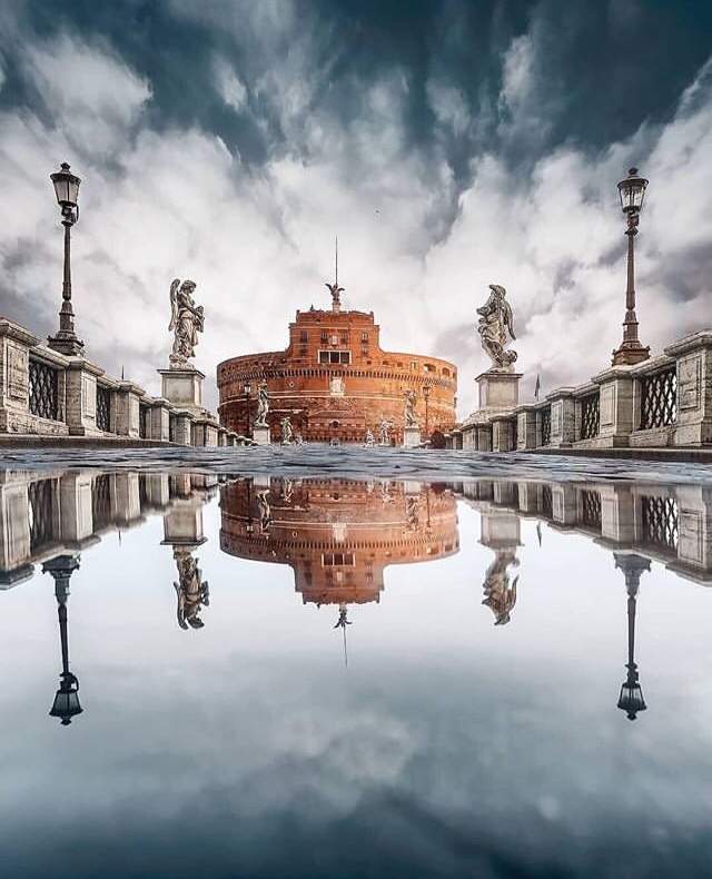 Solve Castle Sant' Angelo jigsaw puzzle online with 63 pieces