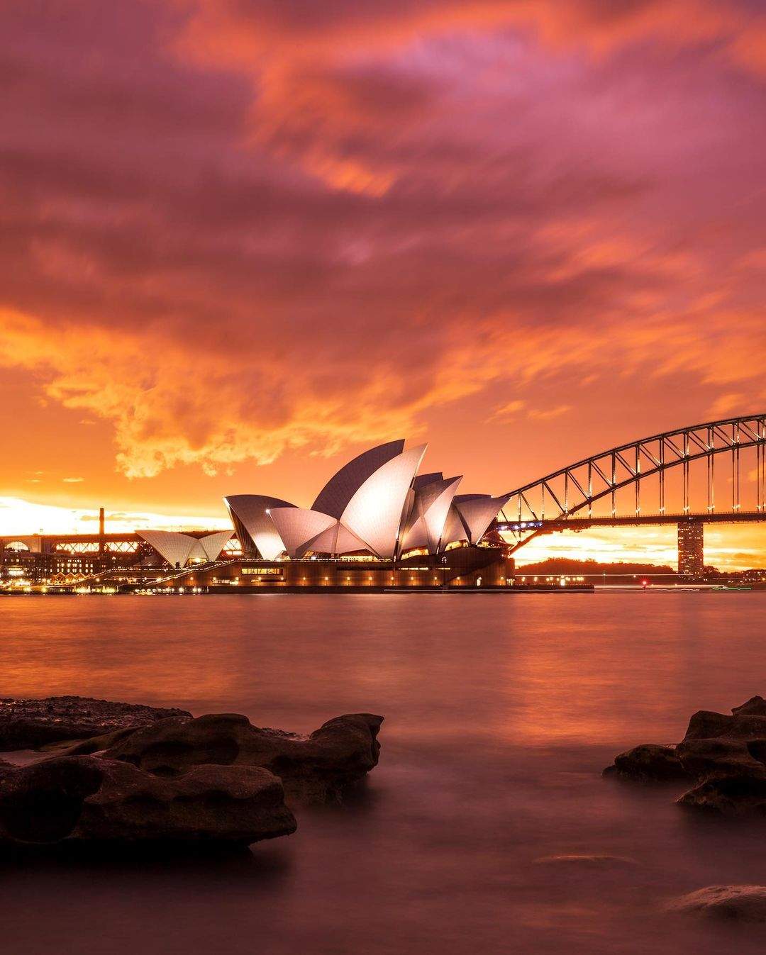 Solve sydneysunset jigsaw puzzle online with 99 pieces