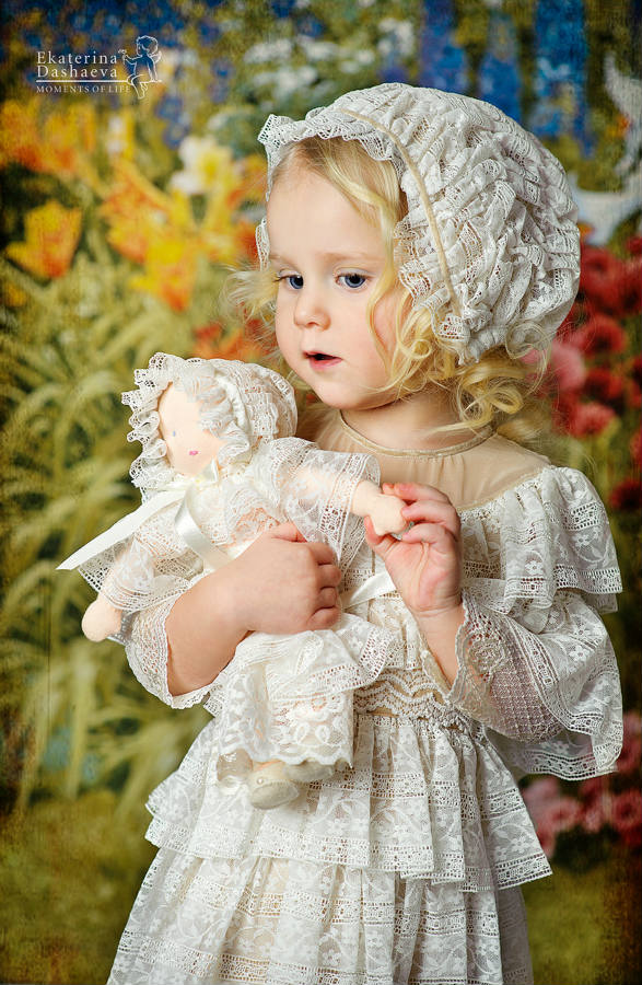 Solve Girl & Doll In Lace Dresses By Viktoria Malceva Russian