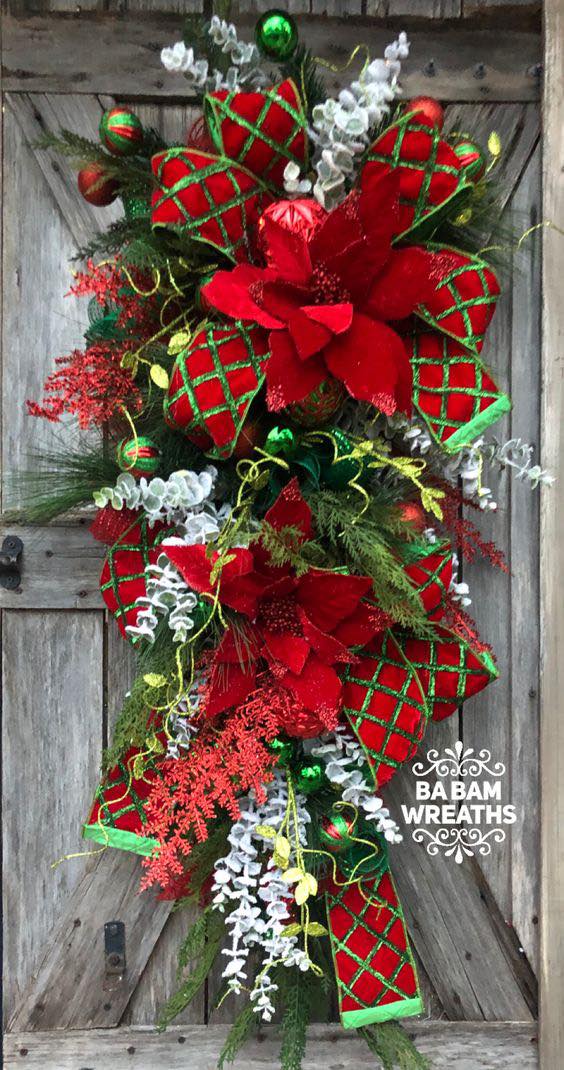Solve Christmas Wreath jigsaw puzzle online with 50 pieces