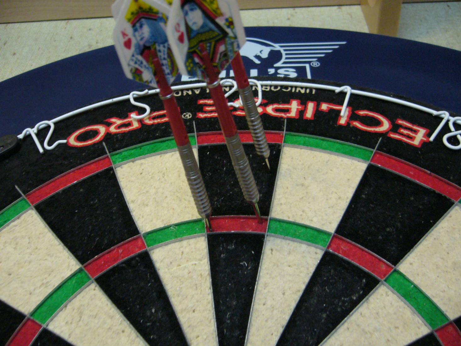 Solve Darts 140! jigsaw puzzle online with 165 pieces