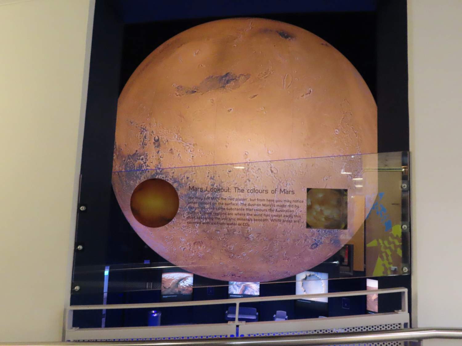 Solve Mars exhibit at Questacon, Canberra jigsaw puzzle online with 48