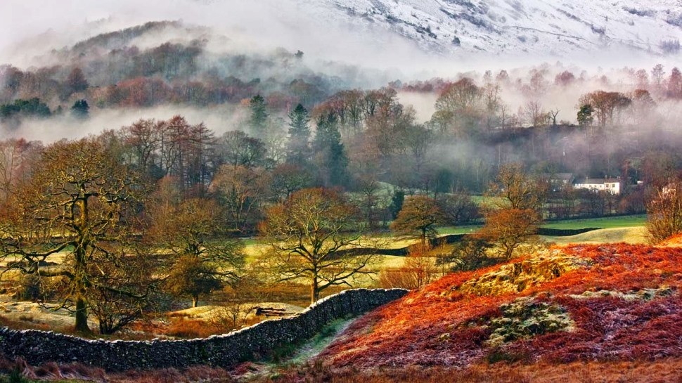Solve Great Langdale Valley in Lake District jigsaw puzzle online with