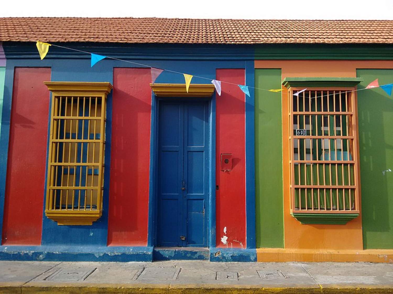 Solve MaracaiboVenezuela jigsaw puzzle online with 70 pieces