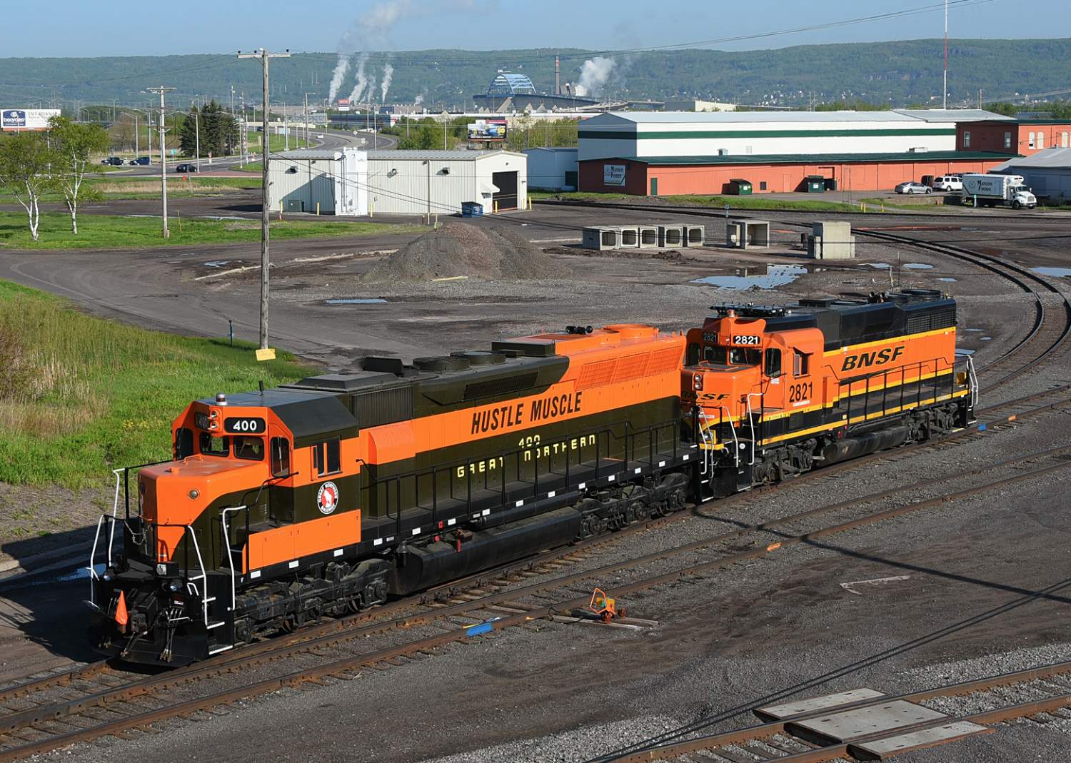 Solve GN 400 EMD SD45 Hustle Mustle jigsaw puzzle online with 108 pieces