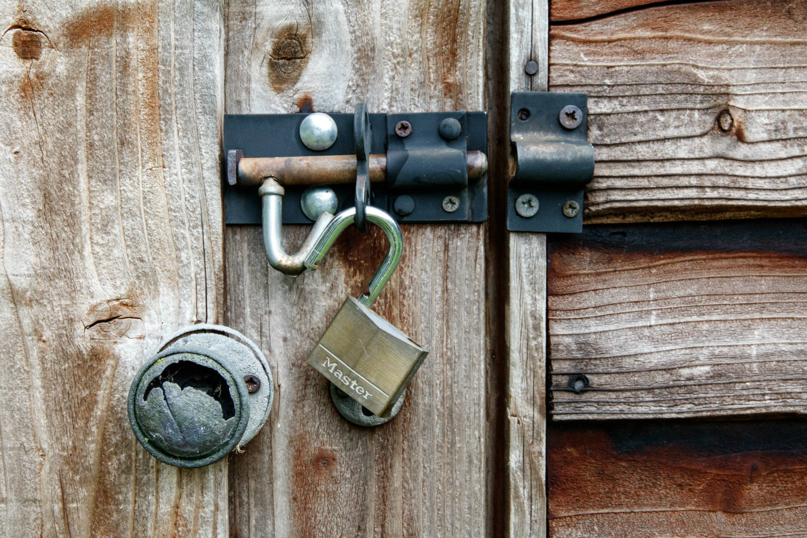 Solve Padlock jigsaw puzzle online with 345 pieces