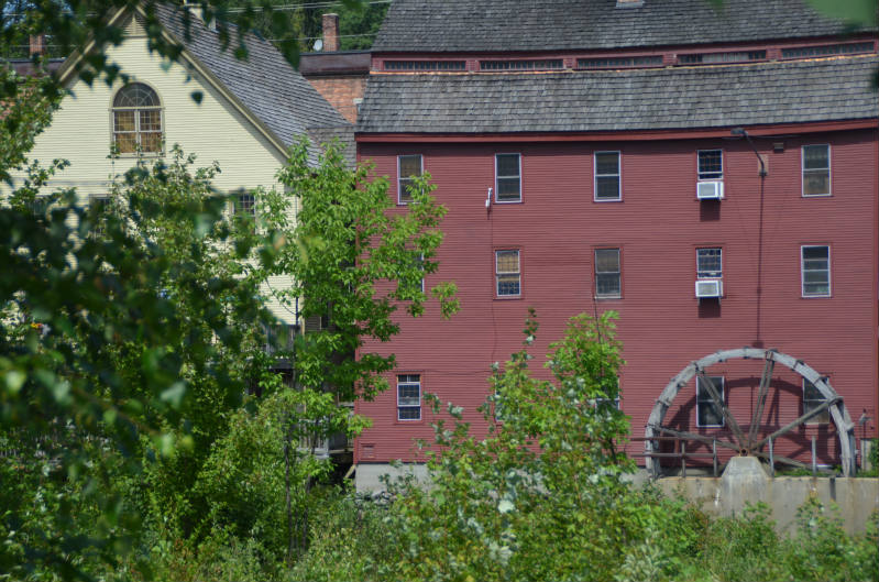 Solve Littleton Grist Mill jigsaw puzzle online with 12 pieces