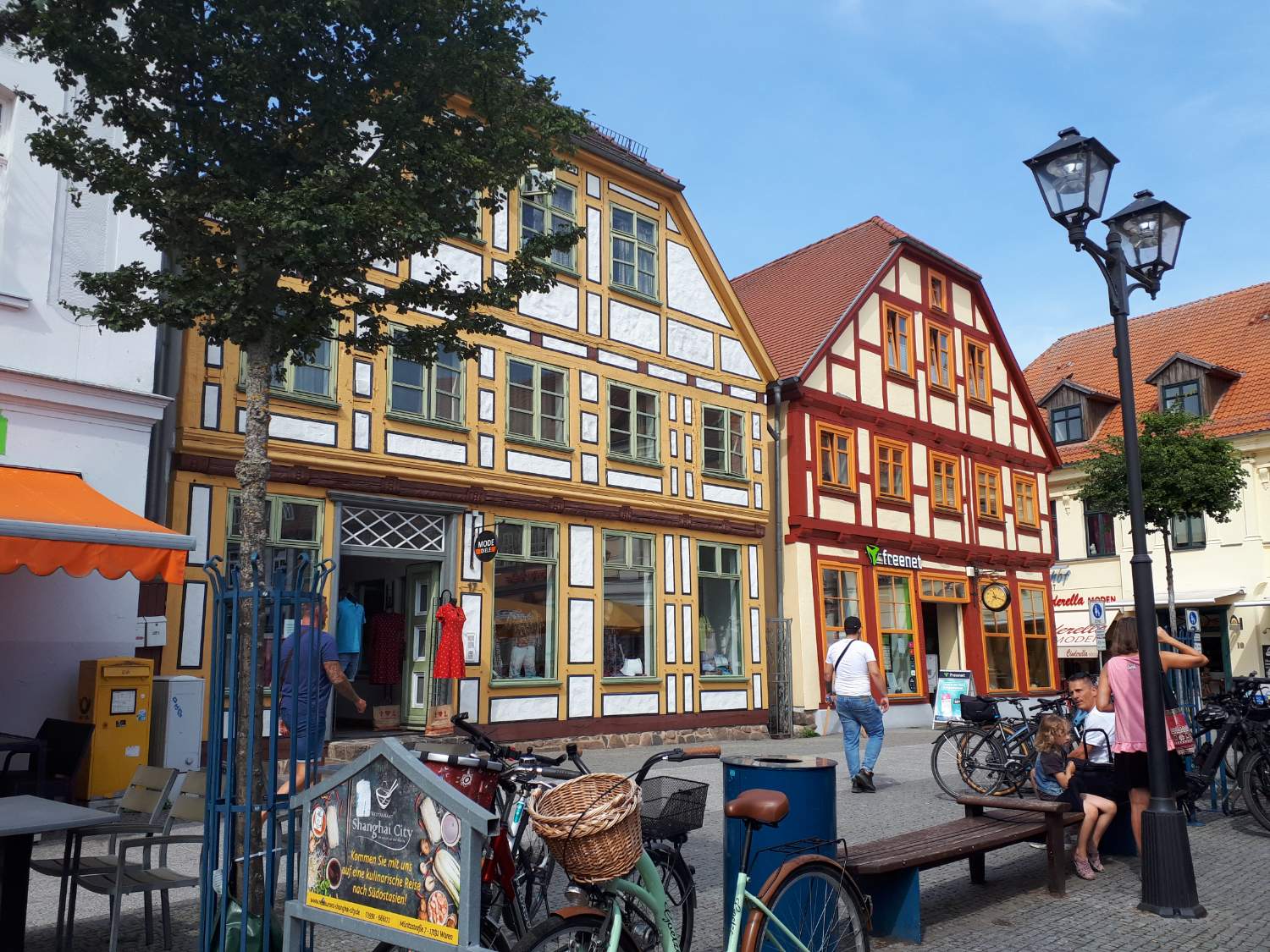 Solve Waren jigsaw puzzle online with 70 pieces