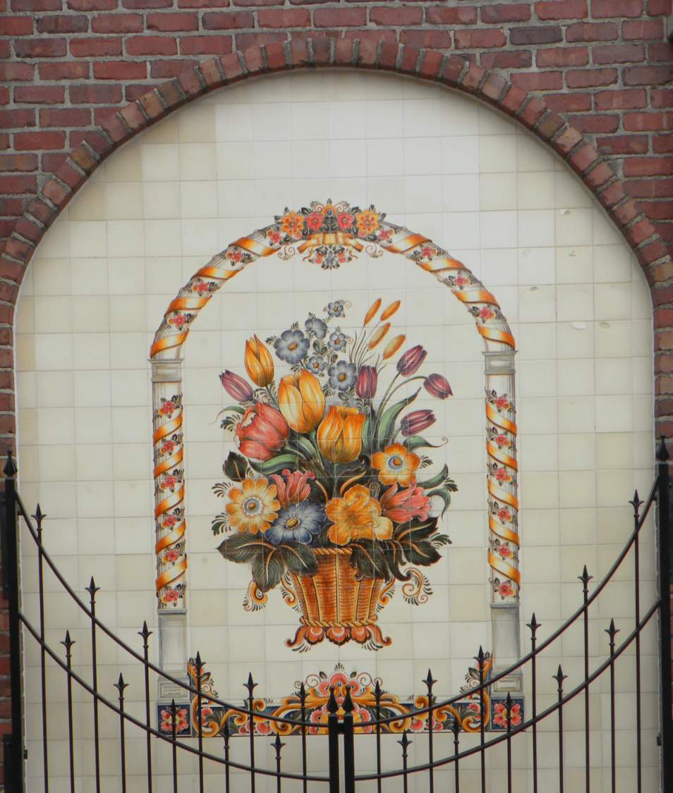 Solve pella iowa mural jigsaw puzzle online with 56 pieces