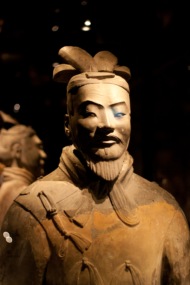 Solve Terracotta army jigsaw puzzle online with 77 pieces